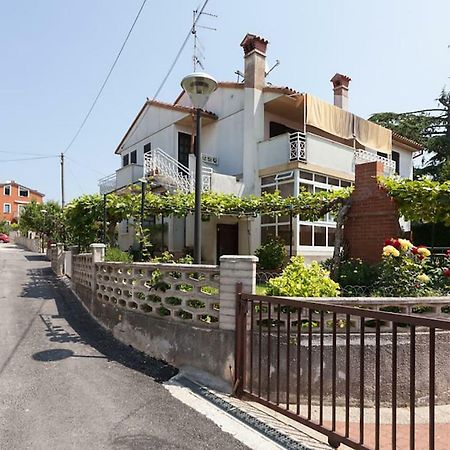 Apartmani Gamboc + Experience And Discounts Умаг Екстериор снимка