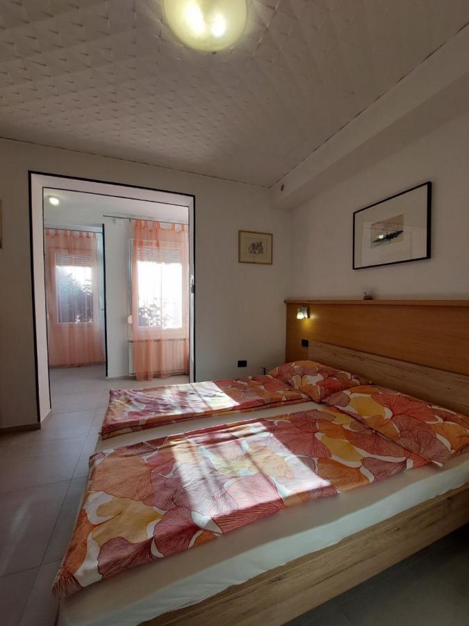Apartmani Gamboc + Experience And Discounts Умаг Екстериор снимка